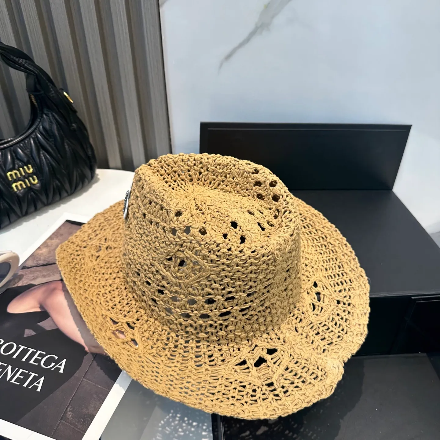 P76 Crow Heart Summer Beach Straw Hat 🔳 A must-have item in summer 🟡It has a great atmosphere when taking beach camping photos~ A straw hat with a great sense of design 📸Super release~ Shipping is not easy, so hurry up and get it while it is in stock!